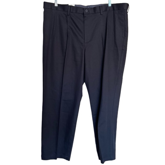 Dockers Classic Fit Signature Khaki Pleated Pants 44x30 Lux Cotton Stretch NEW - Picture 1 of 16
